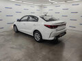 2021 Kia Rio IV Рестайлинг, белый, 1670000 рублей - вид 3