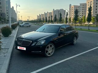 2011 Mercedes-Benz E-Класс 200 7G-Tronic IV (W212, S212, C207), чёрный, 1050000 рублей, вид 1