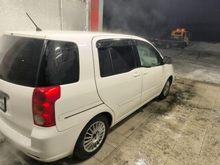 2005 Toyota Raum II, белый, 510000 рублей, вид 2