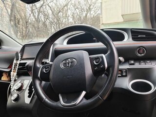 2017 Toyota Sienta II, коричневый, 1670000 рублей, вид 5
