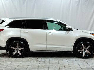 2014 Toyota Highlander III (XU50), белый, 2900000 рублей, вид 3