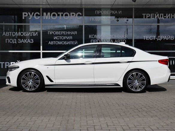 2018 BMW 5 серии 530d xDrive VII (G30/G31/G38), белый, 4600000 рублей - вид 5