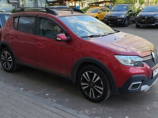 2022 Renault Sandero Stepway II Рестайлинг, красный, 1599999 рублей, вид 3