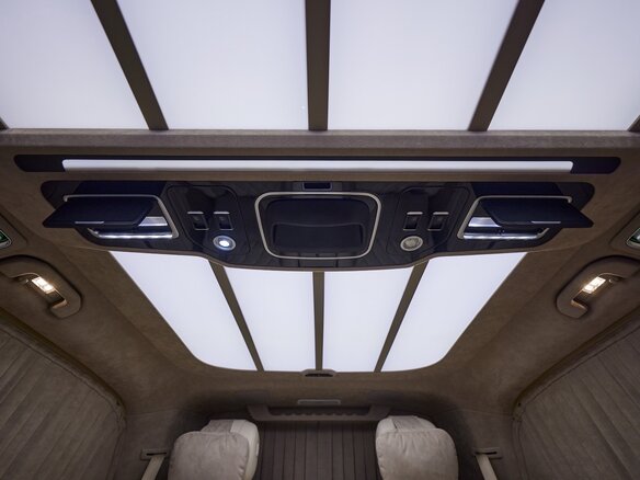 2026 Mercedes-Benz V-Класс Extra Long 300 d экстра длинный III (W447) Рестайлинг 2, чёрный, 37900000 рублей - вид 38