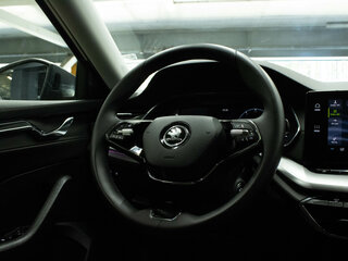 2021 Skoda Octavia IV (A8), серый, 2320000 рублей, вид 5