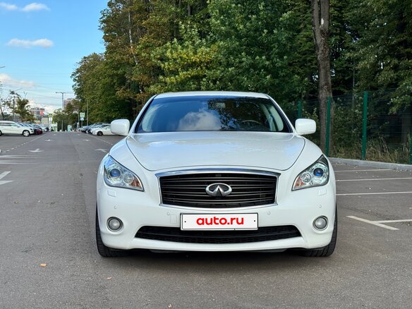 2013 Infiniti M M37 IV, белый - вид 1