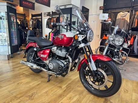 2026 Royal Enfield Super Meteor, пурпурный, 792000 рублей, вид 2