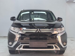 2022 Mitsubishi Outlander III Рестайлинг 3, чёрный, 2140000 рублей, вид 2