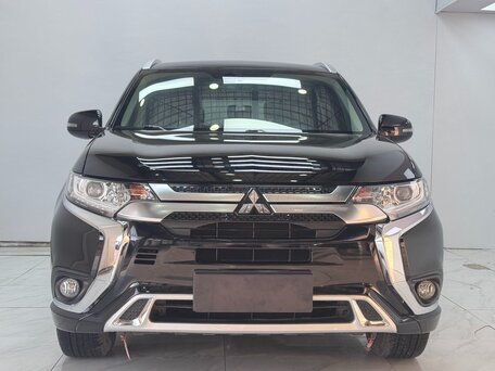 2022 Mitsubishi Outlander III Рестайлинг 3, чёрный, 2140000 рублей, вид 2