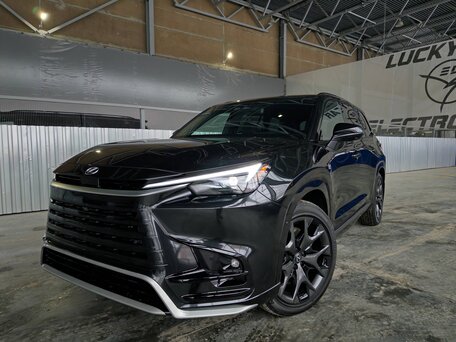 Lexus TX
