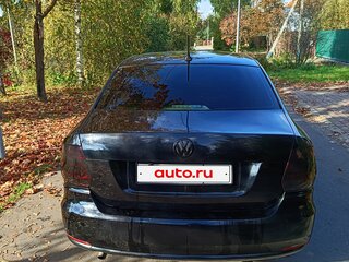 2017 Volkswagen Polo V Рестайлинг, чёрный, 675000 рублей, вид 2