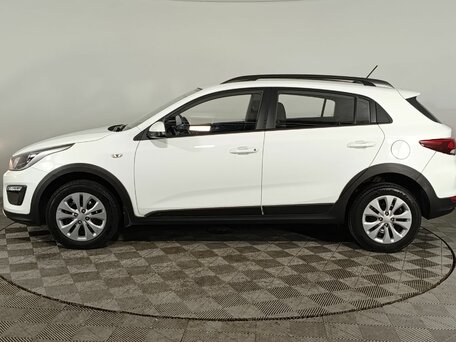 2019 Kia Rio X-Line IV, белый, 1540000 рублей, вид 4
