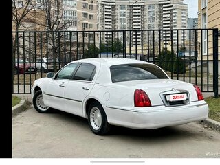 2000 Lincoln Town Car III, белый, 1350000 рублей, вид 3