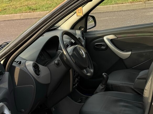 2010 Renault Logan I Рестайлинг, чёрный, 299990 рублей - вид 9