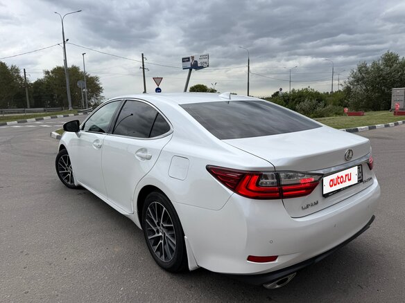 2017 Lexus ES 250 VI Рестайлинг, белый, 2699999 рублей - вид 7