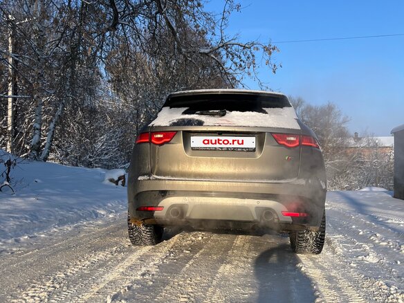 2018 Jaguar F-Pace I, бежевый, 3900000 рублей - вид 3
