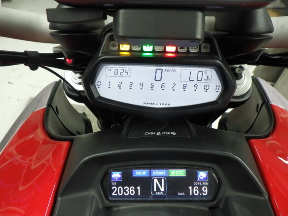 2011 Ducati Diavel, красный, 900000 рублей - вид 16