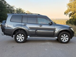 2012 Mitsubishi Pajero IV Рестайлинг 1, серебристый, 1750000 рублей, вид 3