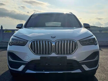 2022 BMW X1 Long 20Li sDrive II (F48) Рестайлинг, белый, 1870000 рублей, вид 2