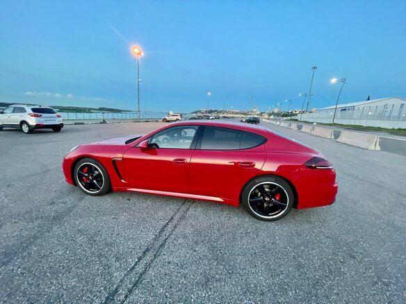 2015 Porsche Panamera GTS I Рестайлинг, красный, 4500000 рублей - вид 14