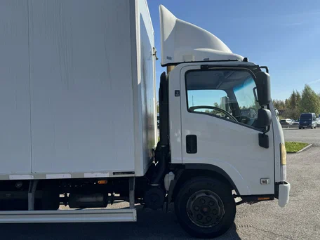 2020 Isuzu Elf (N-series), белый, 2150000 рублей, вид 5