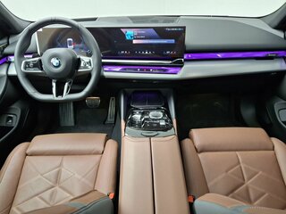 2025 BMW 5 серии 530i xDrive VIII (G60/G61/G68), белый, 9450000 рублей, вид 4