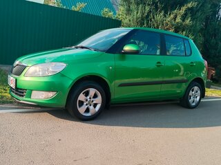 2011 Skoda Fabia II Рестайлинг, зелёный, 470000 рублей, вид 4