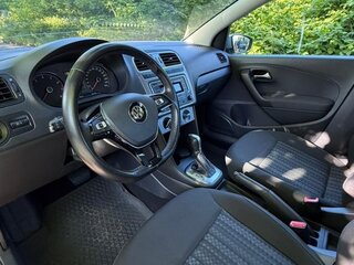 2019 Volkswagen Polo V Рестайлинг, серебристый, 1222000 рублей, вид 2