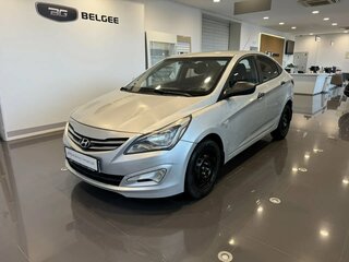 2014 Hyundai Solaris I Рестайлинг, серебристый, 629000 рублей, вид 1