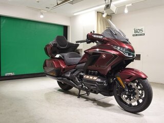 2025 Honda GL 1800 Gold Wing, красный, 2740000 рублей, вид 3