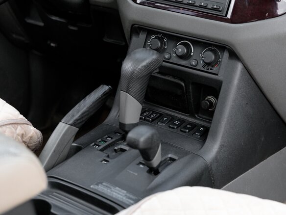 2000 Mitsubishi Pajero III, чёрный - вид 14