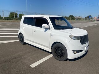 2009 Toyota bB II Рестайлинг, белый, 590000 рублей, вид 2