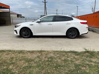 2019 Kia Optima IV Рестайлинг, белый, 2200000 рублей, вид 5
