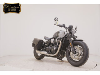 2024 Triumph Bonneville Bobber, чёрный, 1390000 рублей, вид 3