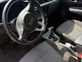 2020 Kia Rio X-Line IV, серебристый, 1550000 рублей, вид 4