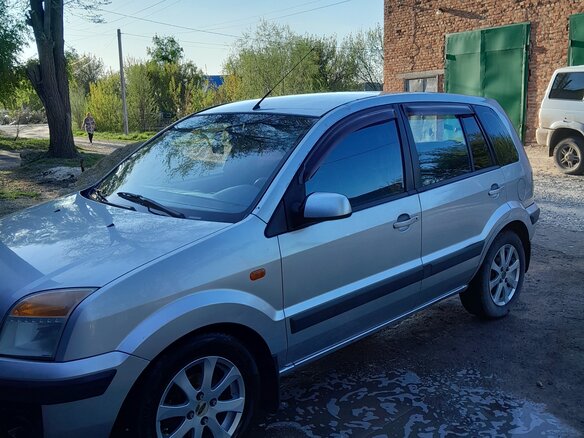 2008 Ford Fusion I Рестайлинг, серебристый, 340000 рублей - вид 5