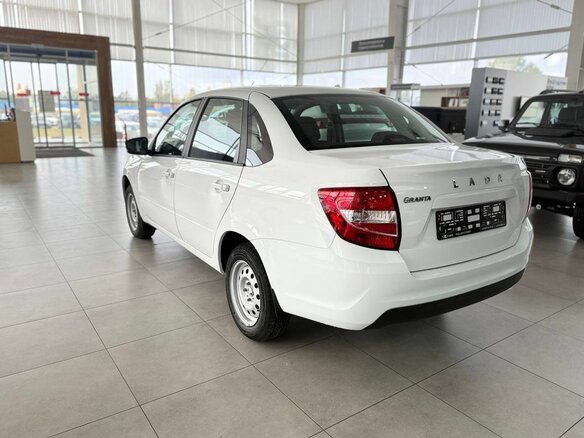 2026 Lada (ВАЗ) Granta I Рестайлинг, белый - вид 1