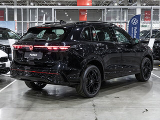 2026 Volkswagen Tiguan L Pro III (China Market), чёрный, 5697000 рублей, вид 4