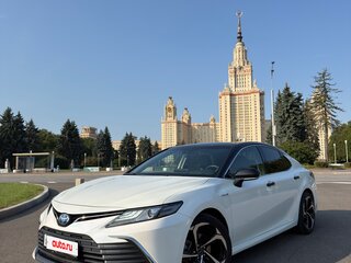 2022 Toyota Camry VIII (XV70) Рестайлинг, белый, 3450000 рублей, вид 3