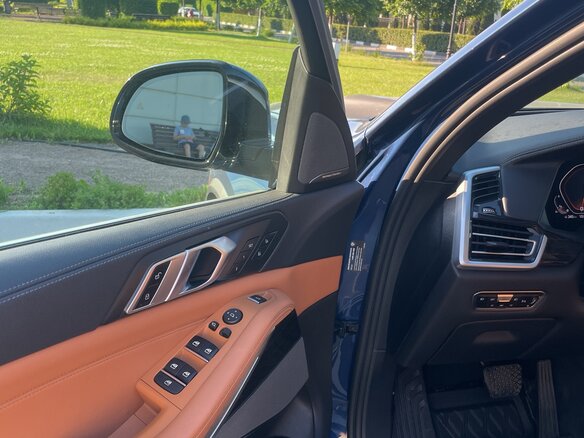 2020 BMW X5 40i IV (G05/G18), синий, 6150000 рублей - вид 9