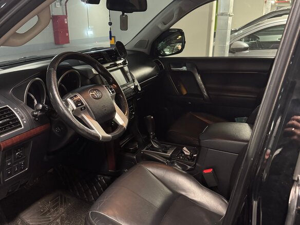 2013 Toyota Land Cruiser Prado 150 Series Рестайлинг 1, чёрный, 3500000 рублей - вид 8