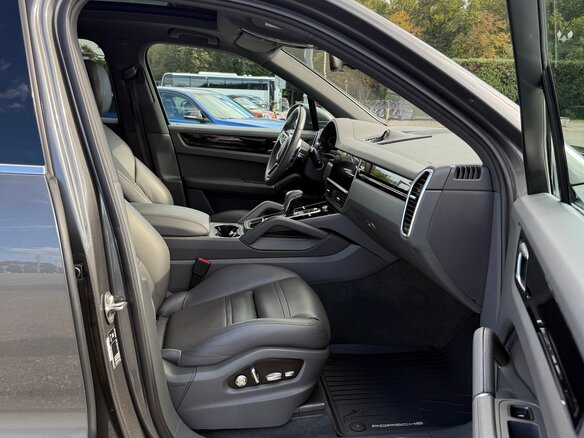 2018 Porsche Cayenne III, серый, 6900000 рублей - вид 15