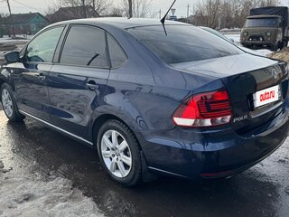 2015 Volkswagen Polo V Рестайлинг, синий, 1050000 рублей, вид 4
