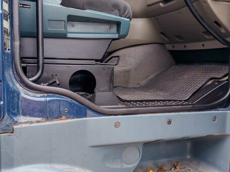 2002 DAF 95XF, синий, 1300000 рублей, вид 4