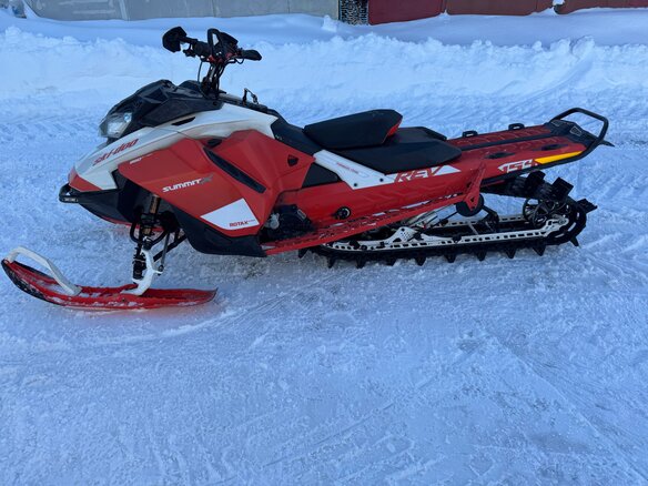 2019 BRP Ski-Doo Summit 850, красный, 1250000 рублей - вид 3