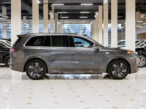 2025 Li Auto (Lixiang) L9 52.3 kWh I Рестайлинг, серый, 9575000 рублей - вид 5