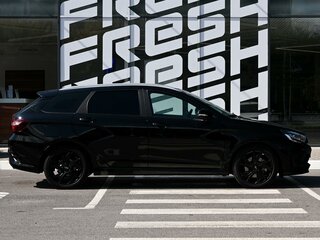 2023 Lada (ВАЗ) Vesta SW Sportline I Рестайлинг (NG), чёрный, 1725000 рублей, вид 5