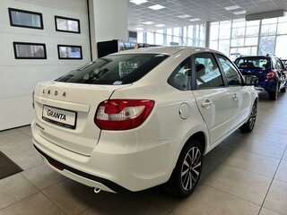 2026 Lada (ВАЗ) Granta I Рестайлинг, белый, 1324000 рублей, вид 3