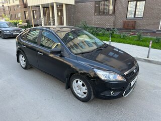 2010 Ford Focus II Рестайлинг, чёрный, 650000 рублей, вид 1