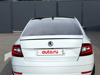 2018 Skoda Octavia III (A7) Рестайлинг, белый, 2000000 рублей, вид 5